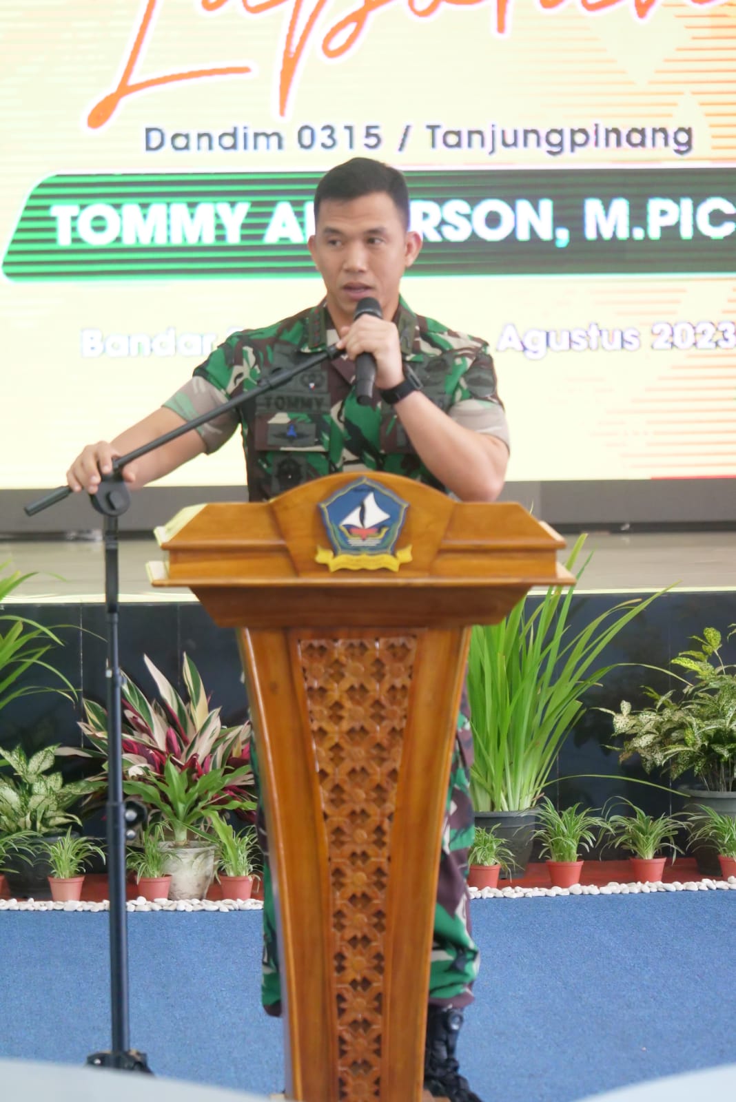Dandim 315/Tanjungpinang Kolonel Inf Tommy Anderson menyampaikan program.