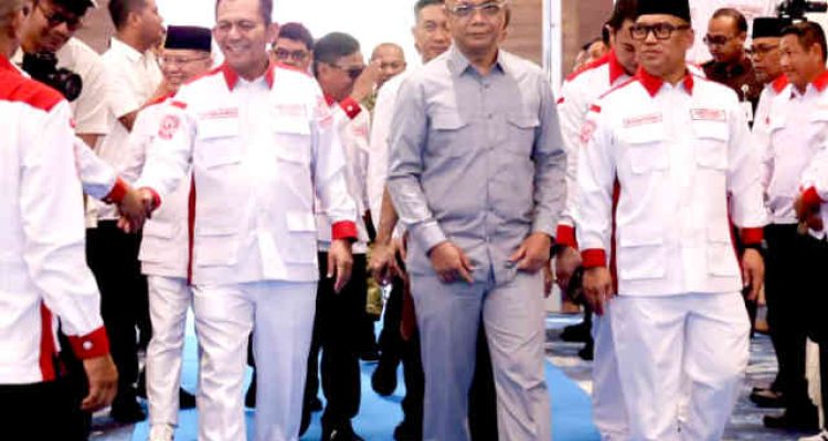 Jaksa Agung Muda Bidang Intelijen Kejaksaan Agung RI Dr Reda Manthovani didamping Ansar-Nyanyang. Foto: Ist