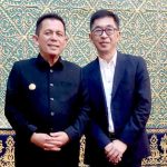 Ansar Foto bersama Chief Executive Officer (CEO) Mark Wee Liang Yee di Gedung Daerah, Tanjungpinang. Foto: Ist