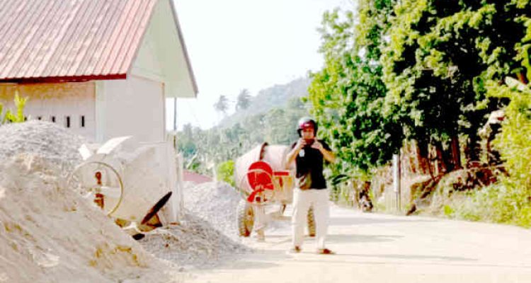Proyek Jalan di Anambas. Foto: Yolana