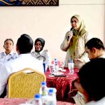 Dewi Ansar saat pimpin rapat Dekrafest. Foto: Ist
