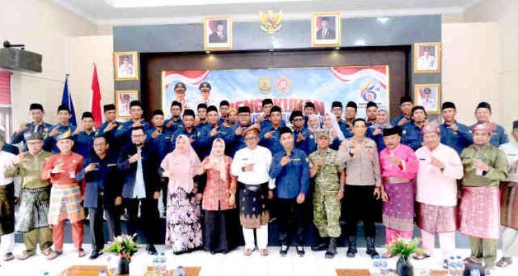 Karang Taruna Kota Tanjungpinang dikukuhkan Walikota Tanjungpinang Lis Darmansyah. Foto: Roni