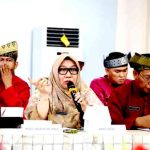 Kadinsos Tanjungpinang Endang saat menyampaikan soal Desil. Foto: Ist