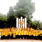 Foto bersama pengurus dan kader Golkar di Makam Pahlawan. Foto: Roni