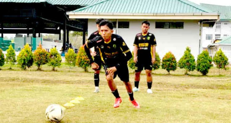 Tim Sepakbola Tanjungpinang saat latihan. Foto: PSSI