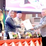 Dewi Kumalasari pimpin rapat paripurna di DPRD Kepri. Foto: Ist